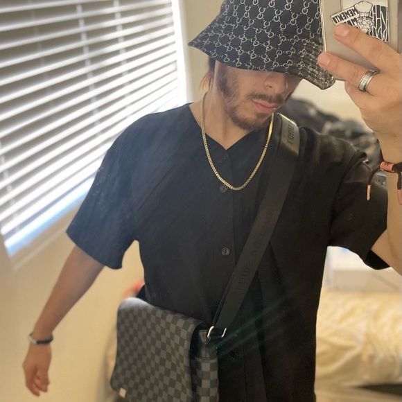 Louis Vuitton Damier Graphite Messenger Bag - Picture 12 of 12